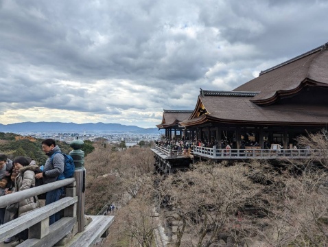 清水寺へ