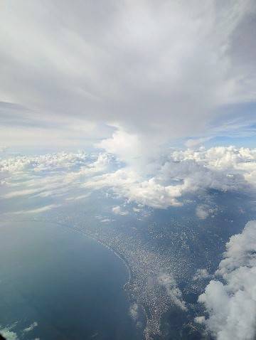 東南アジアで見る雲みたいだ